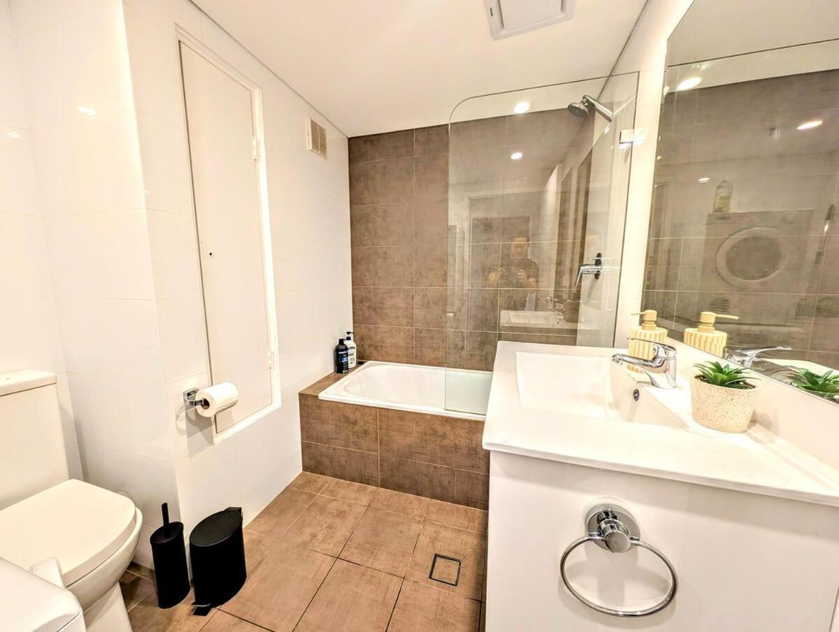 Cbd Cozy With Darling Harbour View Sydney